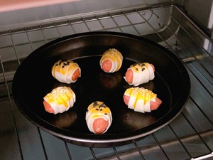 [the hand catchs cake sausage roll] practice measure 7