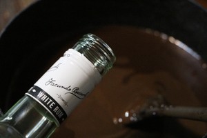 The practice measure of cake of loose dew chocolate 13