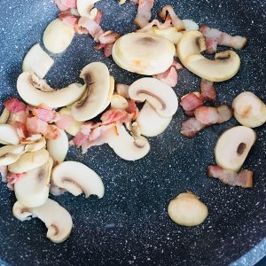 The practice measure that Zhi sweet a kind of dried mushroom earths up an Italian face 7