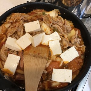 Rice served with meat and vegetables on top of pork of hot Chinese cabbage, the practice step that who took to like to like ^_^ 11