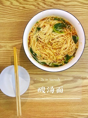 The late night satisfies a craving for delicious food: The practice measure of acerbity noodles in soup 9
