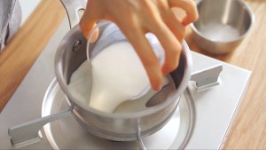 A few minutes sweet aspic of sweet taro grandma coils / coil not to crack a recipe + fresh sweet taro butter + the entrance changes a grandma to freeze namely / bake video cake piece 7 " thin roll " practice measure 23