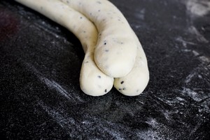 Black sesame seed blossoms the practice measure of the steamed bread 7