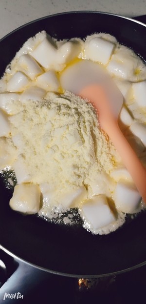 The practice measure with raw ingredient crisp snowflake 2