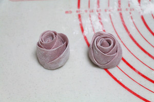 The practice measure of rose steamed bread 16