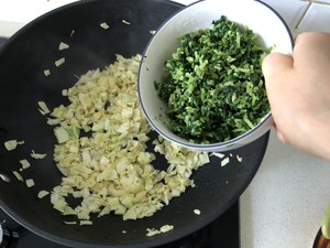 Ma Lan頭のキャベツが豆を揚げて作業する3