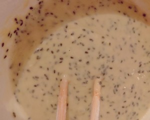 The practice measure of small biscuit of black sesame seed 3