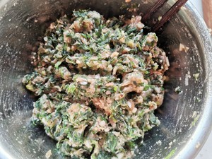 The practice measure of dumpling of shepherd's purse pork 5