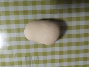 The practice measure that sweet knife cuts a steamed bread 4
