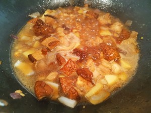 The practice measure of meal of stew of chicken of Xianggu mushroom potato 4