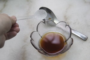 The practice measure of skin of soya-bean milk of cold and dressed with sause 7