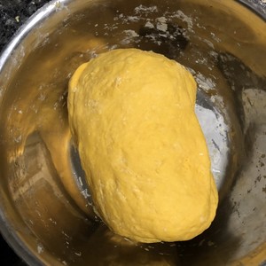 The practice measure of pumpkin rose steamed bread 5