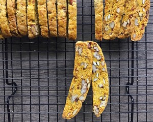 The practice measure of pumpkin cracker 6