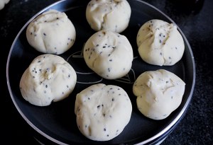 Black sesame seed blossoms the practice measure of the steamed bread 10