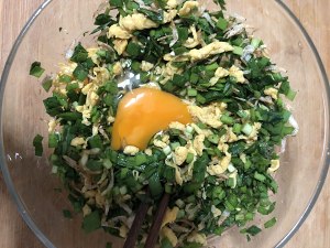 The practice measure of leek egg dumpling 3
