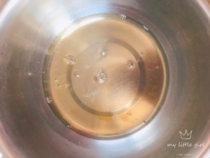 The practice measure of small biscuit of old flavour egg 5