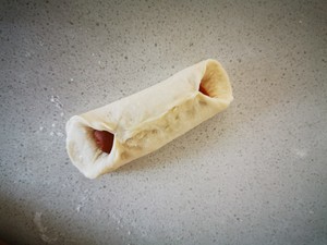Exceed softness - the practice measure of hot dog biscuit 8