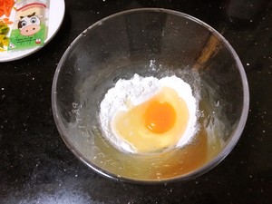 The practice measure of cake of egg of cheese of black sesame seed 3