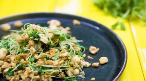 The practice measure that Chinese toon seedling fries bean curd 4