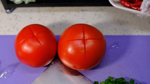  トマトの卵の顔| ・二人の部分がスイートガッシュボイラーで乾いた練習を舐めます4 