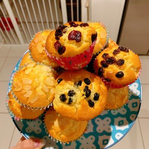 Ma of Yue Mei of silk of coco of grandma of coco of quick worker of breakfast of low card of low candy of 10 minutes of families, cherry, tendril, La Mei, mulberry fragrance cake (Muffin) practice measure 20