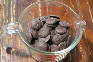 The practice measure of cake of loose dew chocolate 9