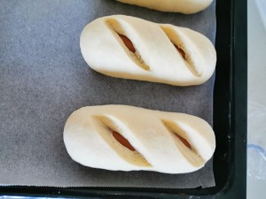 Exceed softness - the practice measure of hot dog biscuit 9