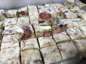 The practice measure with the strawberry crisp snowflake that learns to be met 10