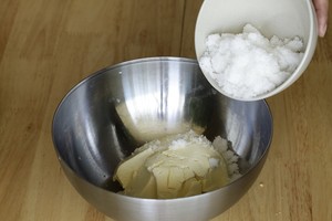 Wipe tea to freeze the practice measure of Zhi person cake 2
