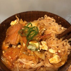 Rice served with meat and vegetables on top of pork of hot Chinese cabbage, the practice step that who took to like to like ^_^ 16