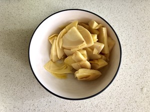 The practice measure of muscle of chow mien of Xianggu mushroom bamboo shoot 1