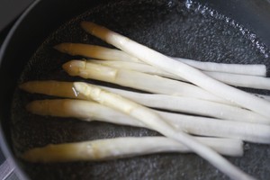 The practice measure that brine boils white asparagus 3