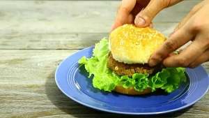 The practice measure of hamburger of Gong Xiaobian legumin 6