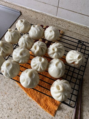 The practice measure of beef steamed stuffed bun 1