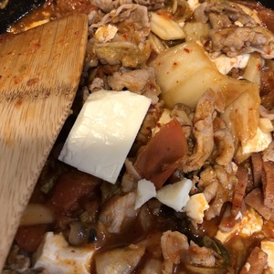 Rice served with meat and vegetables on top of pork of hot Chinese cabbage, the practice step that who took to like to like ^_^ 12