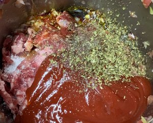 The practice measure of side of meaning of tomato meat sauce 3