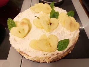 The practice measure of cake of butter of filbert of German tradition apple 19