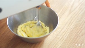 One close lightly is changed namely crisp carry floret on the head to the precious Ni Qu Jiyun that drops broken bits / bake video biscuit piece the practice measure of 1 7