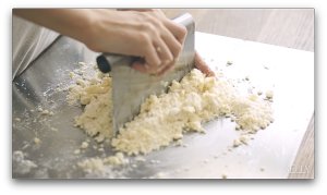 Crisp pie of the simple and easy apple that do not have candy / the practice measure of video of A pig bake 4