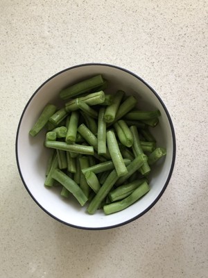 The practice measure of kidney bean of dry stir-fry before stewing of element ground meat 1