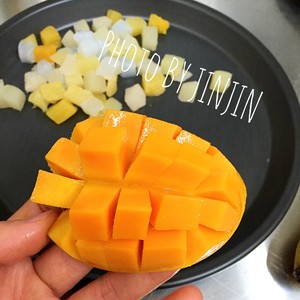 The fruit wraps around the practice measure of Sa 7