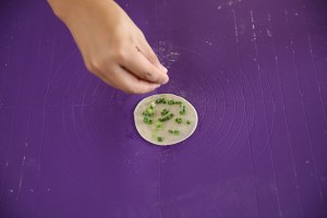 Green deep-fried dough cake (dumpling skin edition) practice measure 5