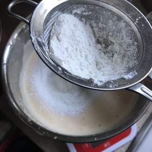 The practice measure of cake of banana shredded coconut stuffing 6