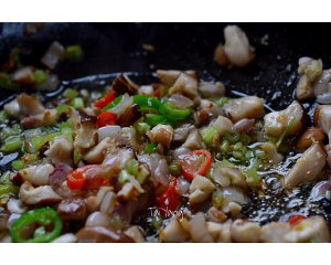 いくつかのホットスパイスプラントのいずれかの黒の牛肉のイタリア6顔の練習対策