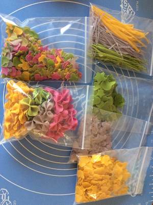 Baby complementary feed: The practice measure of range of chromatic cartoon butterfly 9