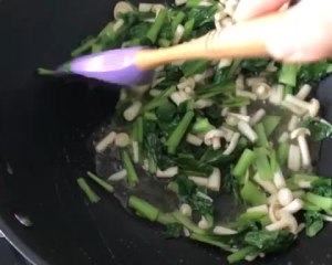 Bai Yuguが鶏の羽毛皿4を揚げる練習対策