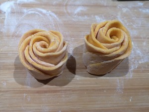 The practice measure of pumpkin rose steamed bread 13