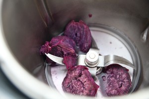 Violet potato knife cuts a steamed bread (one hair) practice measure 1