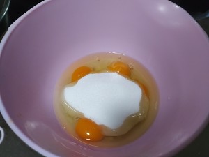The practice measure that does not have small cake of oily anhydrous crackling 2
