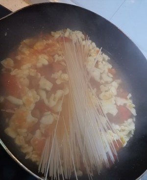 The practice measure of tomato egg noodles in soup 5